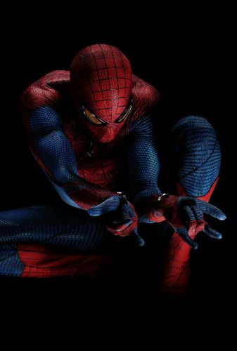 pop press the amazing spider man post picture Andrew Garfield in the new SpiderMan suit and mask