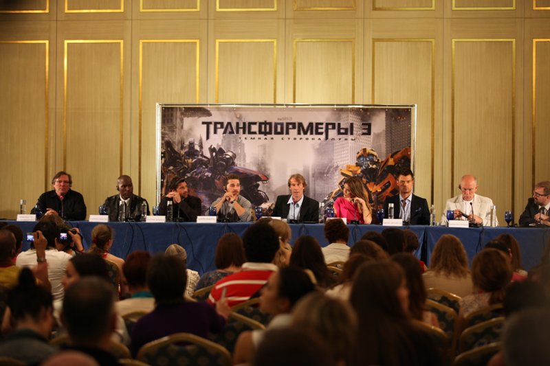 MOSCOW, RUSSIA - JUNE 23: (L-R) Producer Lorenzo di Bonaventura, Tyrese Gibson, Patrick Dempsey, Shia LaBeouf, Director Michael Bay, Rosie Huntington-Whiteley, Josh Duhamel and John Malkovich at the 'Transformers 3: Dark of the Moon' press conference on June 23, 2011 in Moscow, Russian. (Photo by Lucian Capellaro/Paramount Pictures International) *** Local Caption *** Lorenzo di Bonaventura, Tyrese Gibson, Patrick Dempsey, Shia LaBeouf, Michael Bay, Rosie Huntington-Whiteley, Josh Duhamel, John Malkovich