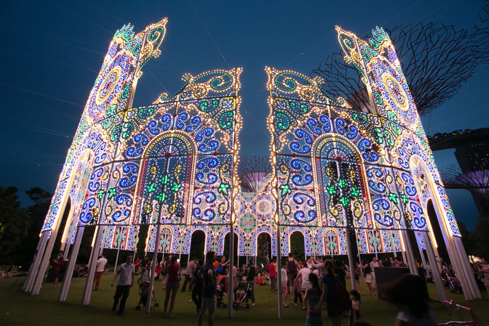 Celebrate Yuletide with Christmas Wonderland Gardens by the Bay